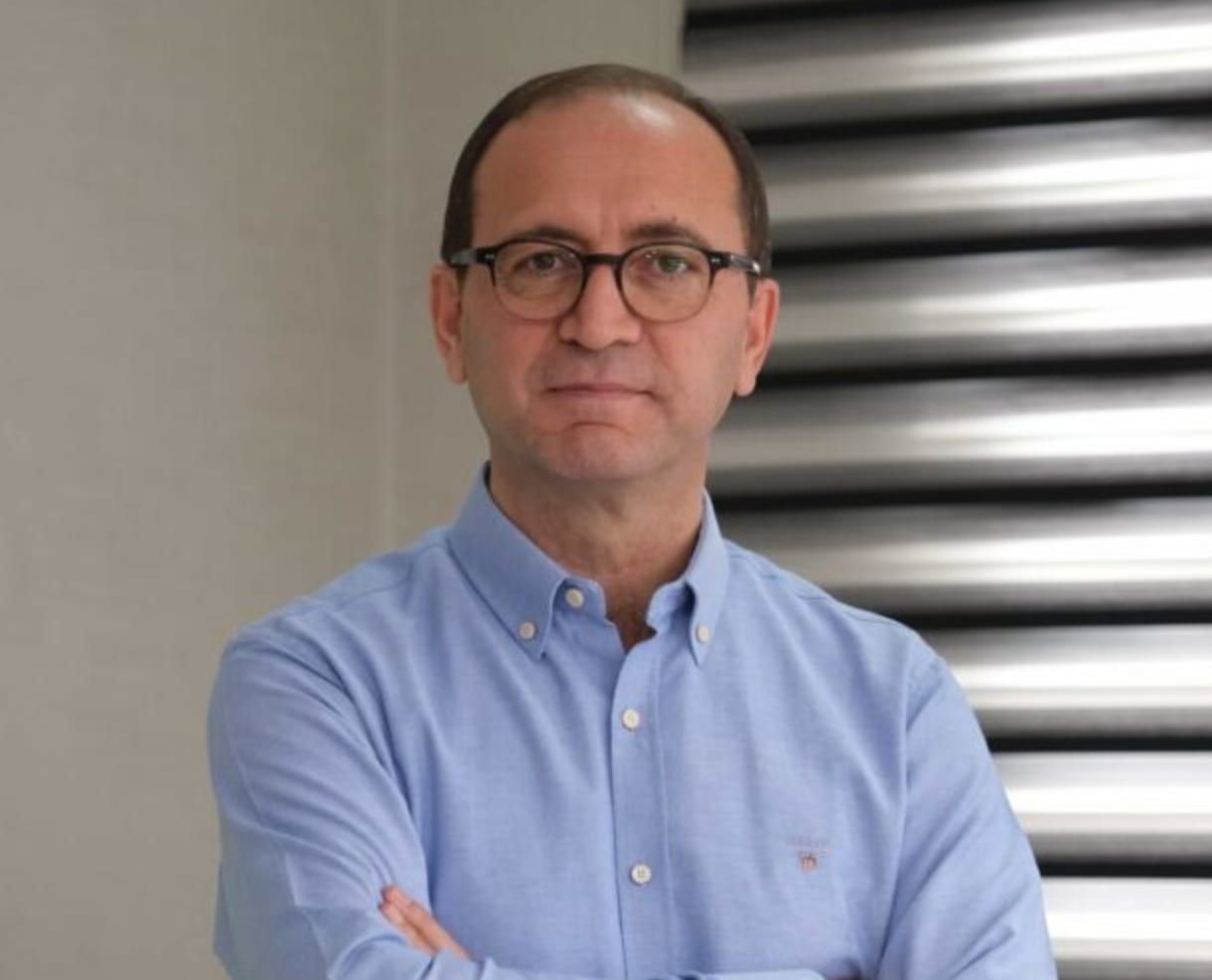 Mustafa Şahin’in yakın çekim portre fotoğrafı